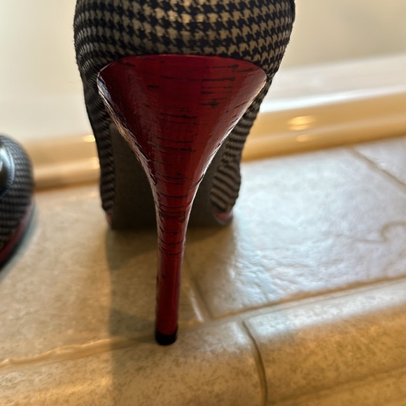 Sexy Naughty Monkey Heels - Picture 11 of 11